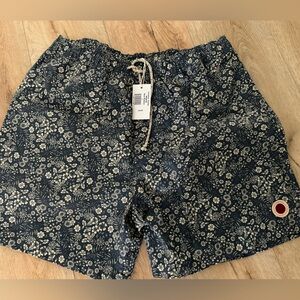 Men’s Mollusk Vacation Trunks. L. NWT